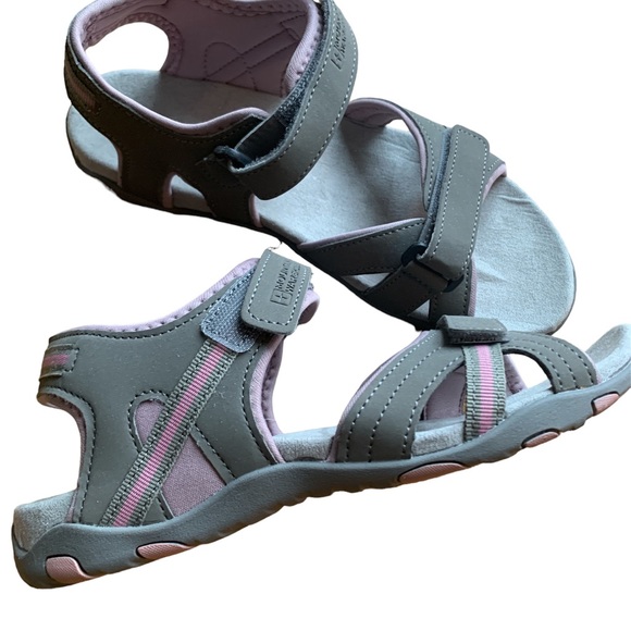 Woman’s Mountain Warehouse Sandals Sz8 - Picture 2 of 4